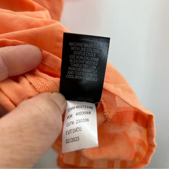 Torrid orange seersucker button front blouse - Picture 4 of 6